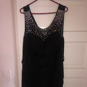 Black bodycon dress